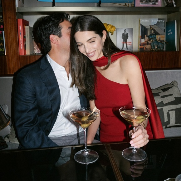 Meet your Posher, Emily - Picture 1 of 1